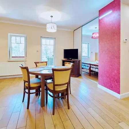 דירה Park Zdrojowy Apartament Rubinowy Sauna *