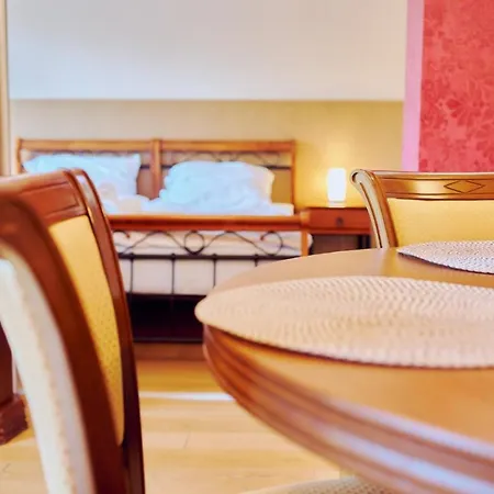 Park Zdrojowy Apartament Rubinowy Sauna דירה